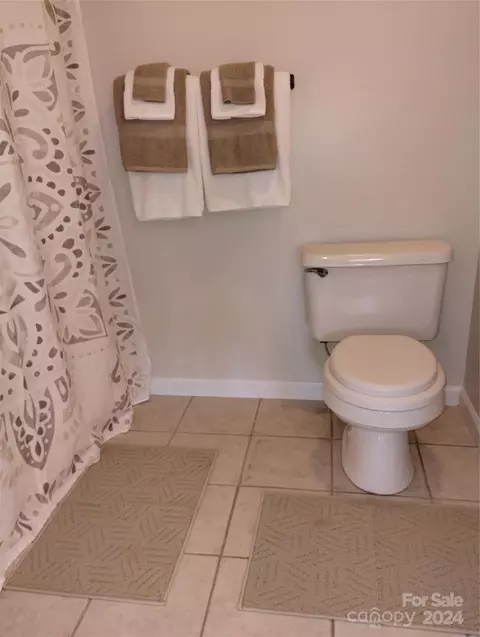 Bath - 79 Mitchell St, Canton, NC 28716 photo 1 of 2