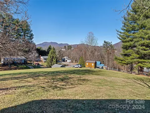 Exterior - 79 Mitchell St, Canton, NC 28716 photo 4 of 16