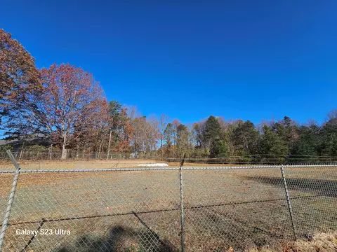 9525 Parkton Rd, Charlotte, NC 28215