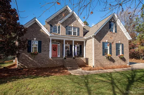 1833 Jaya Dr, Sherrills Ford, NC 28673
