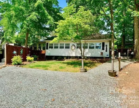 106 Catawba Ct, Mount Gilead, NC 27306