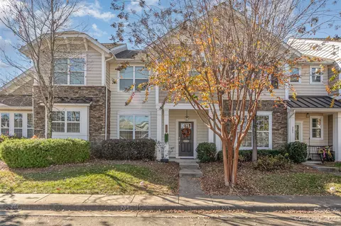 205 Misty Knoll Ln, Belmont, NC 28012
