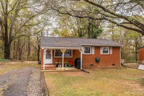 817 Circle View Dr, Gastonia, NC 28054