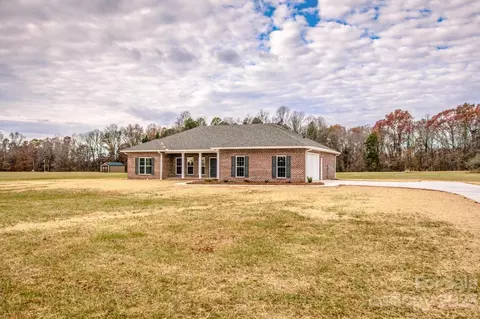 414 Longview Rd, Statesville, NC 28625