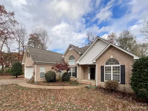 3020 Olde Elizabeth Ln, Monroe, NC 28110