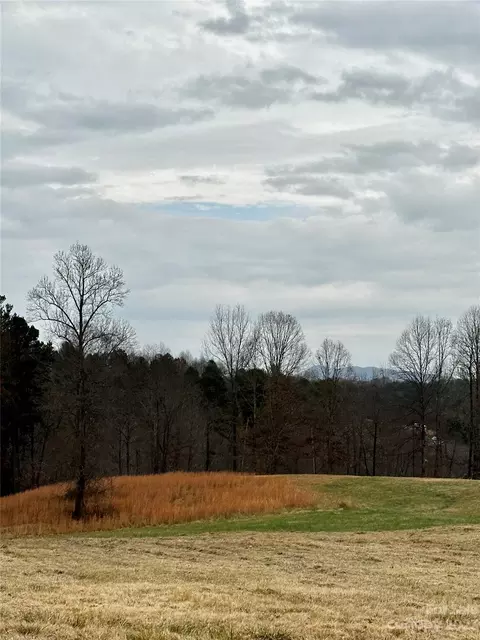 3735 Cornwell Dr, Morganton, NC 28655