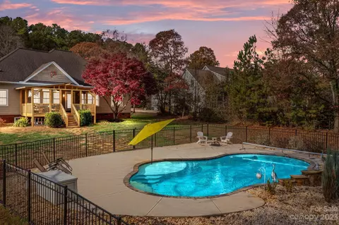 2558 Camelia Pointe Dr, Sherrills Ford, NC 28673