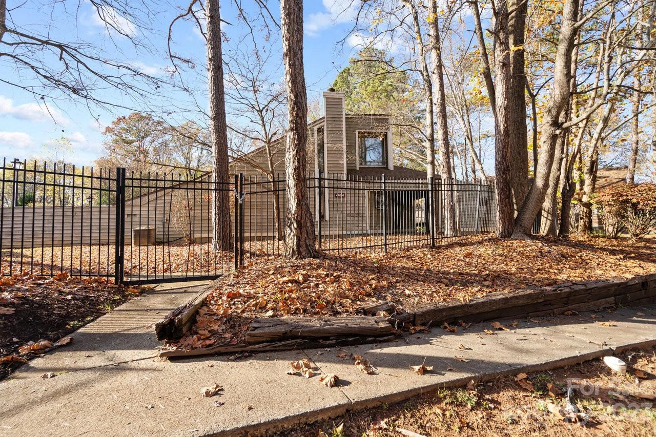 4616 Sharon Chase H Dr Unit H  