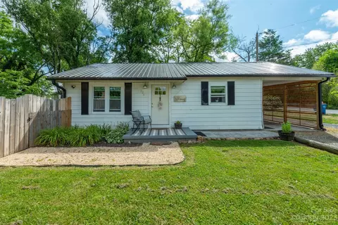 226 Chelsea Rd, Waynesville, NC 28786