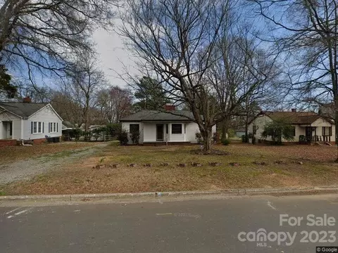 216 Park Ave, Mooresville, NC 28115