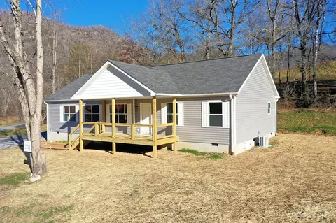 160 Shook Cove Rd, Tuckasegee, NC 28783