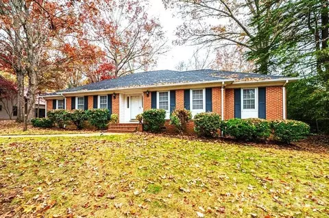 1044 18th Nw Ave NW, Hickory, NC 28601