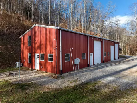 835 Rosemount Rd, Sylva, NC 28779 photo 4