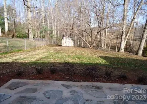 405 Logan Ct, King, NC 27021 photo 12