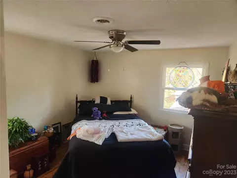 405 Logan Ct, King, NC 27021 photo 5