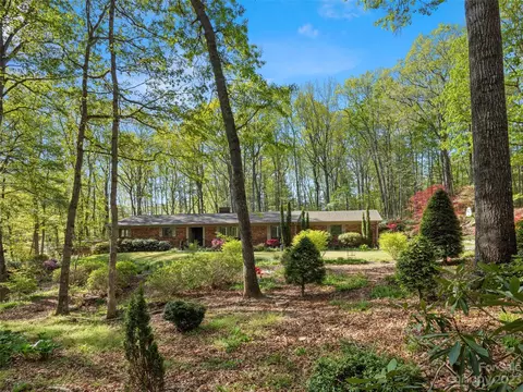 10 Glen Cove Rd, Arden, NC 28704
