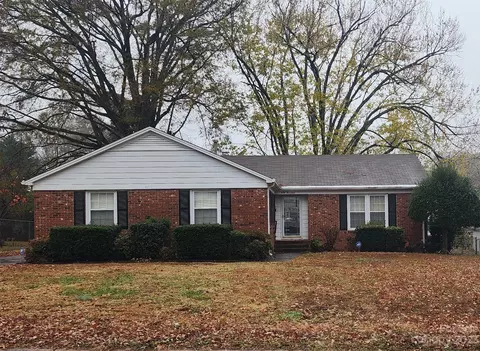 4017 Tamerlane Dr, Charlotte, NC 28205