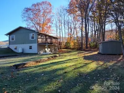 91 W 3rd St, Linville, NC 28646