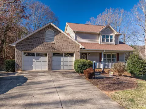 5118 Foley Dr, Hickory, NC 28602