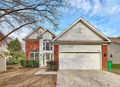 3808 Sipes Ln, Charlotte, NC 28269