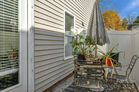 Exterior - 738 Sinclair Dr, Monroe, NC 28112 photo 4 of 8