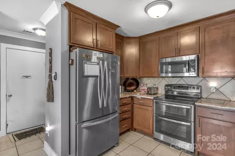 Kitchen - 738 Sinclair Dr, Monroe, NC 28112 photo 5 of 5
