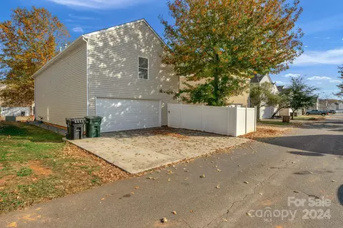 Exterior - 738 Sinclair Dr, Monroe, NC 28112 photo 7 of 8