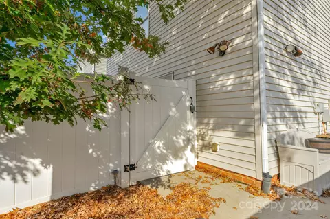 Exterior - 738 Sinclair Dr, Monroe, NC 28112 photo 6 of 8