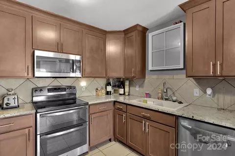 Kitchen - 738 Sinclair Dr, Monroe, NC 28112 photo 3 of 5