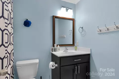 Bath - 738 Sinclair Dr, Monroe, NC 28112 photo 2 of 4