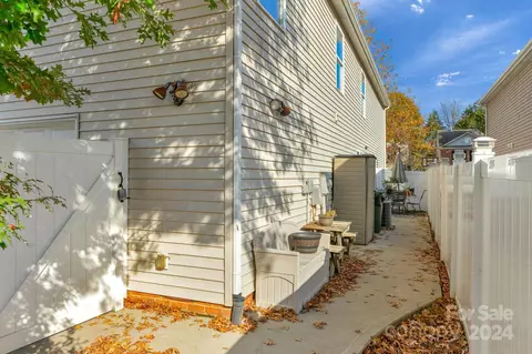 Exterior - 738 Sinclair Dr, Monroe, NC 28112 photo 5 of 8