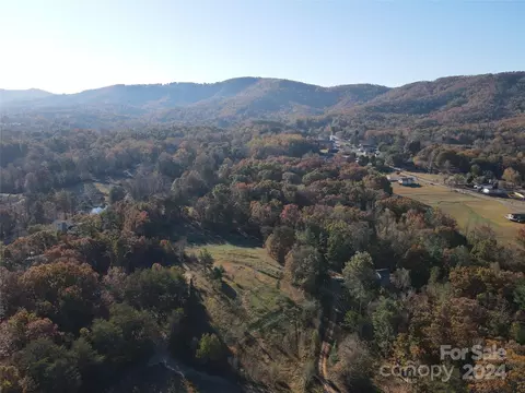 3917 Speas Frst St, Valdese, NC 28690