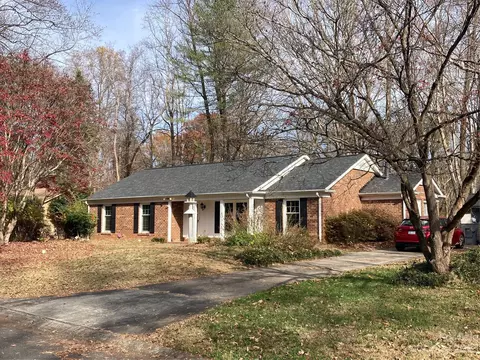 7113 Valley Haven Dr, Charlotte, NC 28211