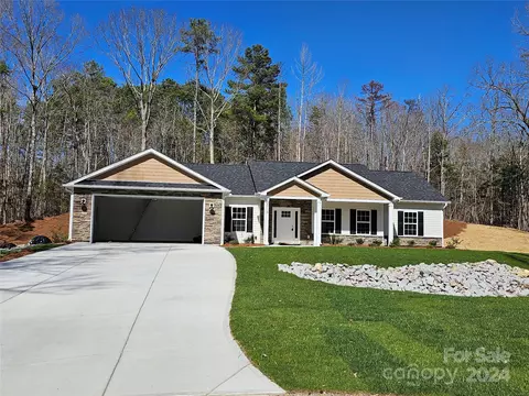 2015 Hollybrook Ln, Lancaster, SC 29720
