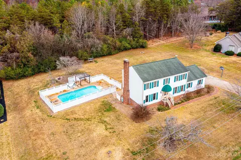 2880 Rosewood Ln, Newton, NC 28658