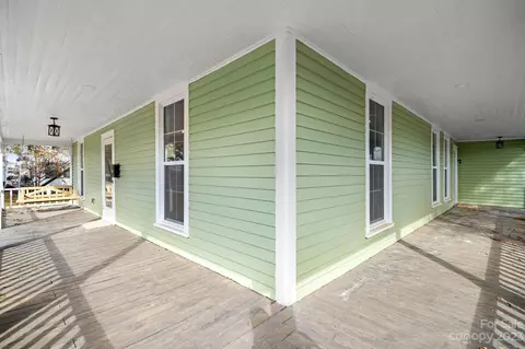 403 2nd Se St SE, Conover, NC 28613 photo 3