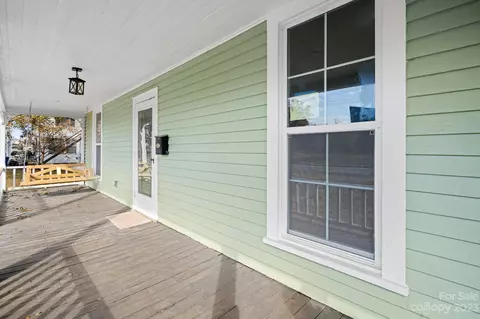 403 2nd Se St SE, Conover, NC 28613 photo 4