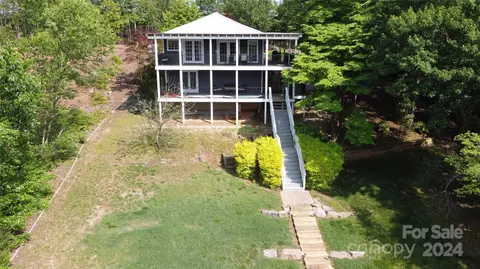 6898 Shade Tree Ln, Sherrills Ford, NC 28673