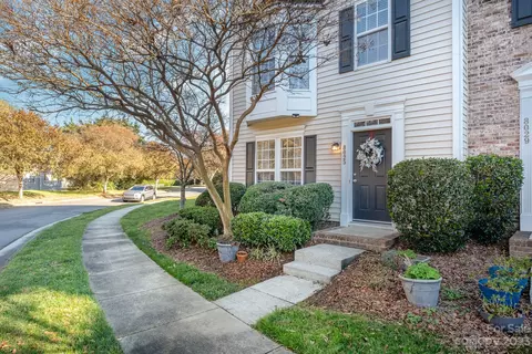 8025 Bristle Toe Ln, Charlotte, NC 28277