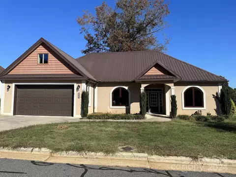 121 Hill St, Granite Falls, NC 28630
