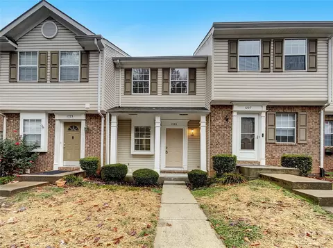 1225 Maple Shade Ln, Charlotte, NC 28270