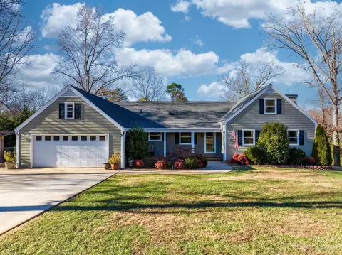 3809 6th Ne St NE, Hickory, NC 28601