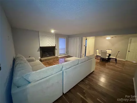 7108 Winery Ln, Charlotte, NC 28227