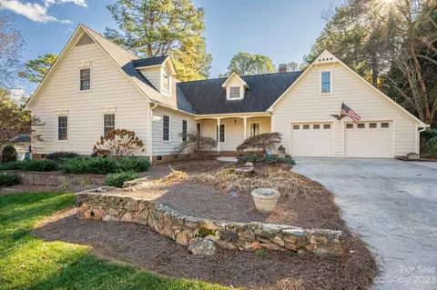1207 Heatherloch Dr, Gastonia, NC 28054