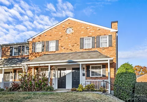 1310 Green Oaks L Ln #L, Charlotte, NC 28205