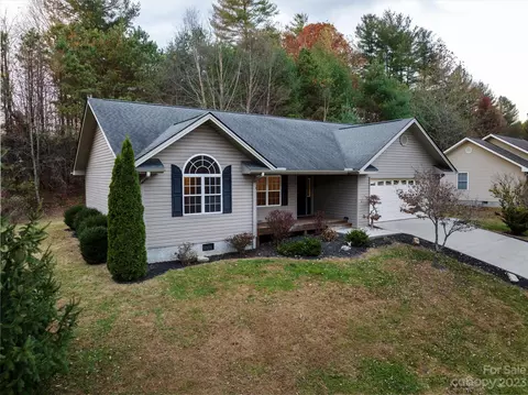 152 S Briarcreek S Ct S, Hendersonville, NC 28739