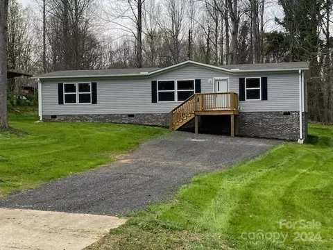 161 Arbor Dr, Statesville, NC 28677