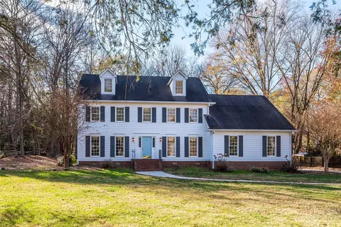4021 Windwood Cir, Charlotte, NC 28226