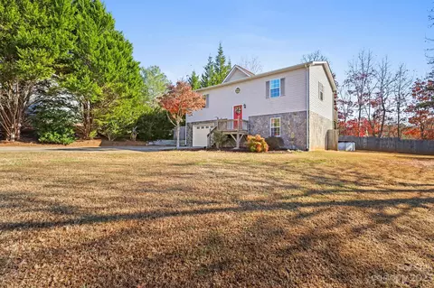 5867 Sparrow Dr, Granite Falls, NC 28630