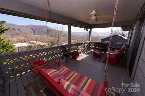 431 Cedarwood Dr, Waynesville, NC 28785